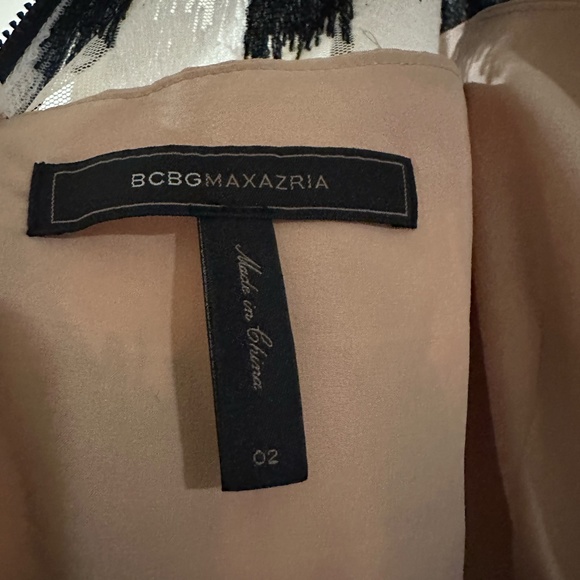 BCBGMaxAzria Black and White patterned Minidress in size 2 (Like New!) - Picture 7 of 8